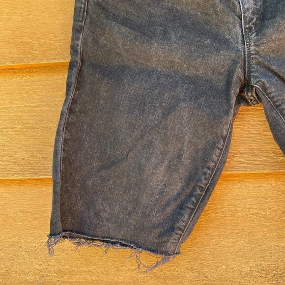 Gap Curvy Black Cut off Jean Shorts - Picture 4 of 15